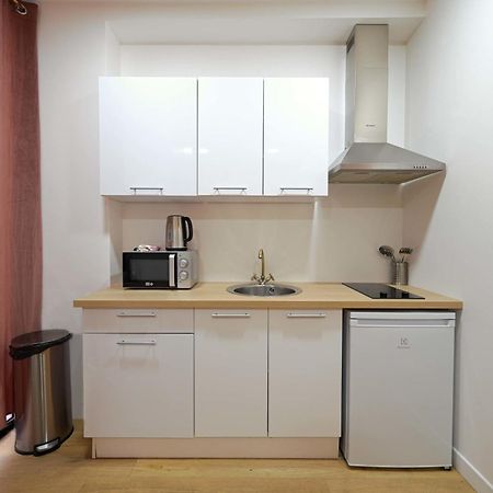 Modern Renovated Studio With A Touch Of Gilded Glamour Central Paris Apartment Екстериор снимка