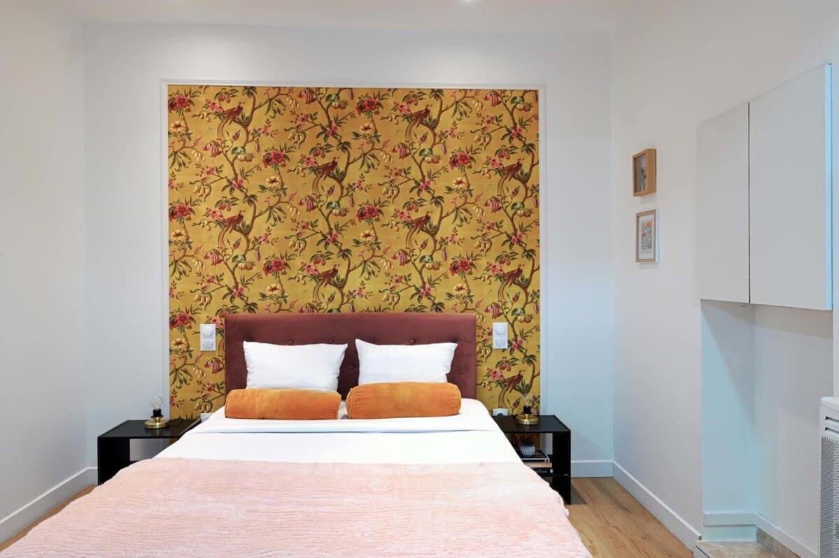 Modern Renovated Studio With A Touch Of Gilded Glamour Central Paris Apartment Екстериор снимка